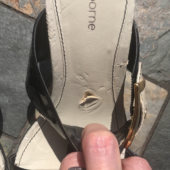 Liz Claiborne sandals upper sole needs repairs - Picture 2 of 6